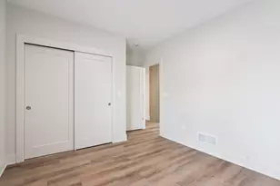 2212 N Cambridge Ave, Milwaukee, WI 53202 - Photo 47