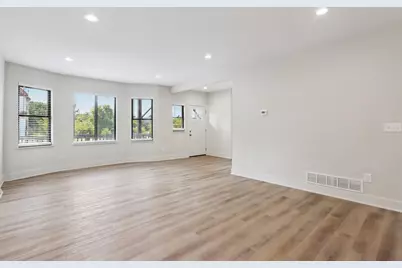2212 N Cambridge Ave #2214, Milwaukee, WI 53202 - Photo 5