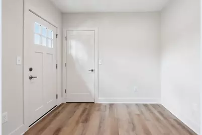 2212 N Cambridge Ave #2214, Milwaukee, WI 53202 - Photo 9