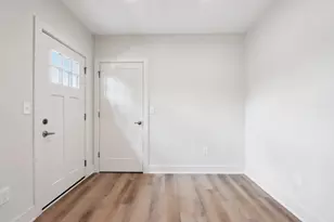 2212 N Cambridge Ave, Milwaukee, WI 53202 - Photo 9