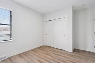 2212 N Cambridge Ave, Milwaukee, WI 53202 - Photo 31