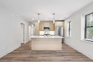 2212 N Cambridge Ave, Milwaukee, WI 53202 - Photo 27