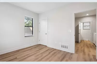 2212 N Cambridge Ave #2214, Milwaukee, WI 53202 - Photo 33