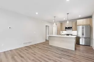 2212 N Cambridge Ave, Milwaukee, WI 53202 - Photo 15