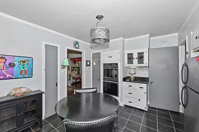5223 W Hayes Ave, West Allis, WI 53219 - Photo 15