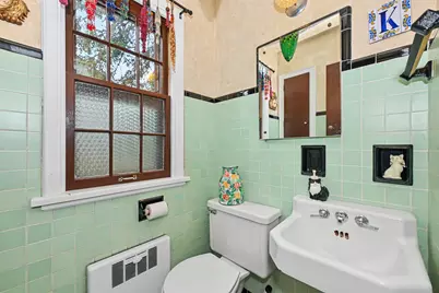 5223 W Hayes Ave, West Allis, WI 53219 - Photo 19