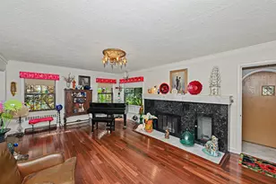 5223 W Hayes Ave, West Allis, WI 53219 - Photo 5