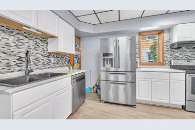 1433 S 11th St, Sheboygan, WI 53081 - Photo 7