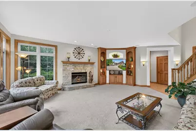 W162N7406  Tamarack Trl, Menomonee Falls, WI 53051 - Photo 7