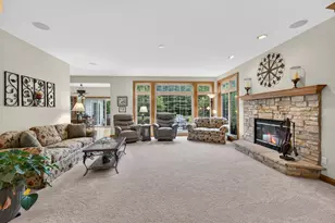 W162N7406 Tamarack Trail, Menomonee Falls, WI 53051 - Photo 5