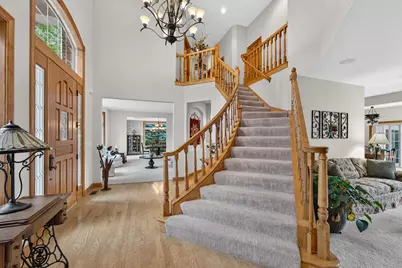 W162N7406  Tamarack Trl, Menomonee Falls, WI 53051 - Photo 3