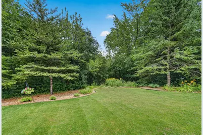 W162N7406  Tamarack Trl, Menomonee Falls, WI 53051 - Photo 45