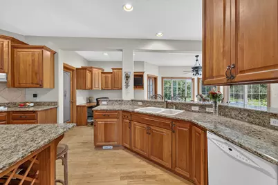 W162N7406  Tamarack Trl, Menomonee Falls, WI 53051 - Photo 31
