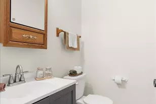 272 Karen Ct, Hartford, WI 53027 - Photo 9