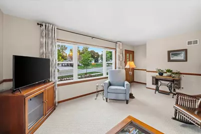 148  Tower Dr, Port Washington, WI 53074 - Photo 5