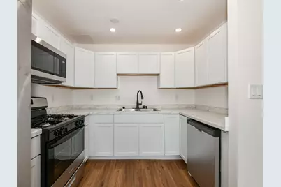 1631 W Edgerton Ave #L, Milwaukee, WI 53221 - Photo 3