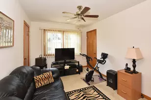 1923 Arlington Ave, Racine, WI 53403 - Photo 17