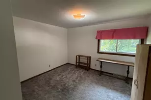407 Glenview Ct, Fort Atkinson, WI 53538 - Photo 9