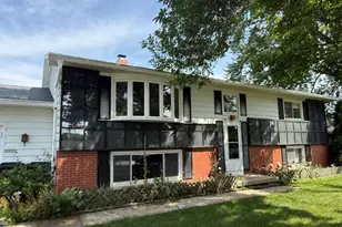 407 Glenview Ct, Fort Atkinson, WI 53538 - Photo 1