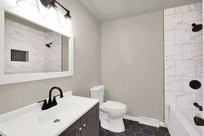 2905  Lake Vista Ct, Racine, WI 53402 - Photo 9