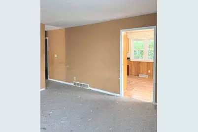 508  Barry Rd, Twin Lakes, WI 53181 - Photo 9