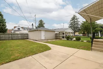 3727 E Underwood Ave, Cudahy, WI 53110 - Photo 3