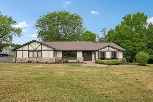 3665 Shadybrook Pl, Brookfield, WI 53005 - Photo 1