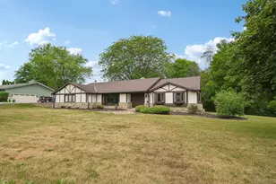3665 Shadybrook Pl, Brookfield, WI 53005 - Photo 3