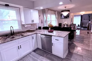 6529 N Range Line Rd, Glendale, WI 53209 - Photo 17