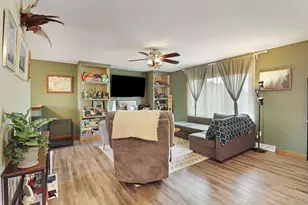 2117 Newberry Ln, Racine, WI 53402 - Photo 3