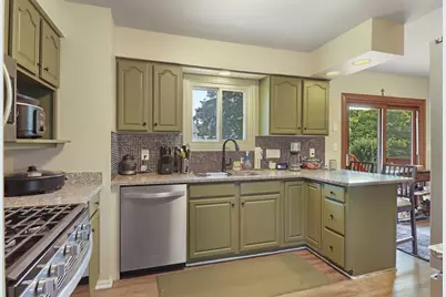 2117  Newberry Ln, Racine, WI 53402 - Photo 7