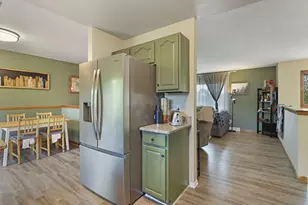 2117 Newberry Ln, Racine, WI 53402 - Photo 7
