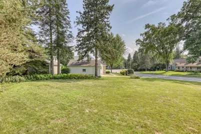 W160N8714  Patton Dr, Menomonee Falls, WI 53051 - Photo 5
