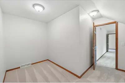 546  Beechwood Dr, Cedarburg, WI 53012 - Photo 35