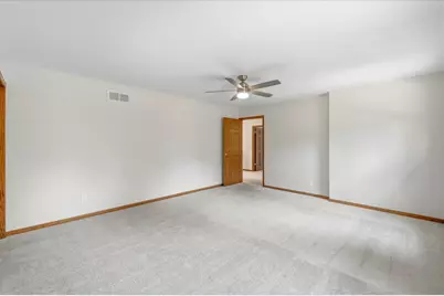 546  Beechwood Dr, Cedarburg, WI 53012 - Photo 33