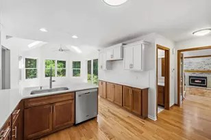 546 Beechwood Dr, Cedarburg, WI 53012 - Photo 9