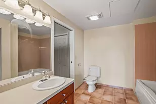 234 E Reservoir Ave, Milwaukee, WI 53212 - Photo 17