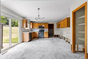 1678 Hunter Rd, Waukesha, WI 53189 - Photo 5