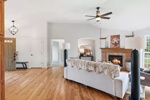1724 Moccasin Trail, Waukesha, WI 53189 - Photo 9