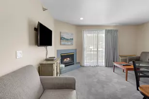111 Center St, Lake Geneva, WI 53147 - Photo 3