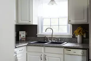 1952 N 119th St, Wauwatosa, WI 53226 - Photo 13