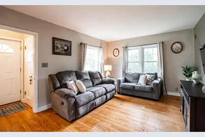 1952 N 119th St, Wauwatosa, WI 53226 - Photo 5