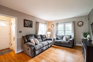 1952 N 119th St, Wauwatosa, WI 53226 - Photo 5