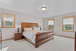 N103W16612 Country Ct, Germantown, WI 53022 - Photo 17