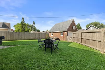 2305  71st St, Kenosha, WI 53143 - Photo 39