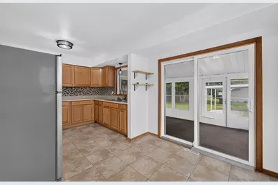 3627  Regency Dr, Racine, WI 53402 - Photo 7