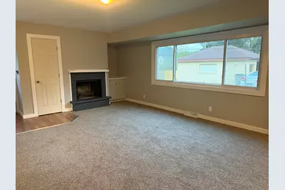 8035 W Warnimont Ave, Milwaukee, WI 53220 - Photo 11