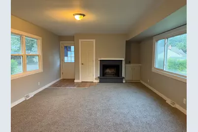 8035 W Warnimont Ave, Milwaukee, WI 53220 - Photo 5