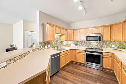 3862 S Lake Dr #207, Saint Francis, WI 53235 - Photo 19