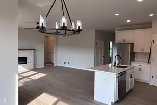 9569 S Sophia Ct, Franklin, WI 53132 - Photo 11